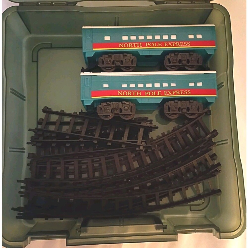EZTEC North Pole Express 14pc Tracks + 2pc Coach Car Replacements w/Storage Case
